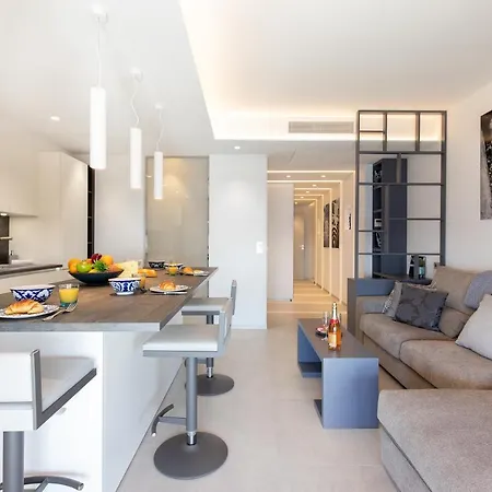 Blue Dreams Yourhosthelper Канны