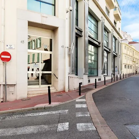 Blue Dreams Yourhosthelper