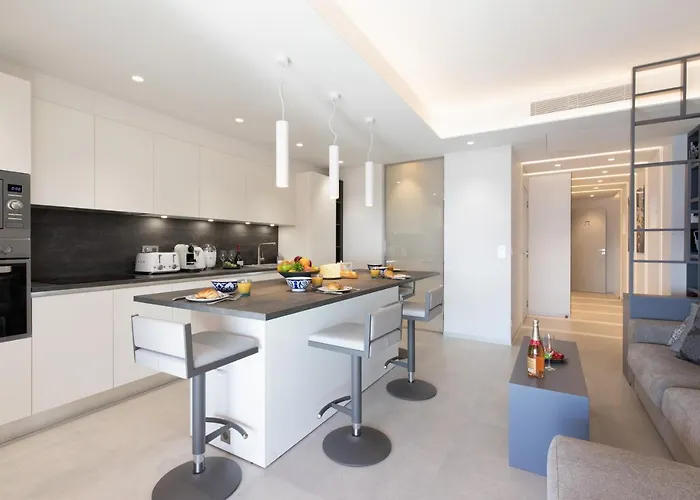 Blue Dreams Yourhosthelper *