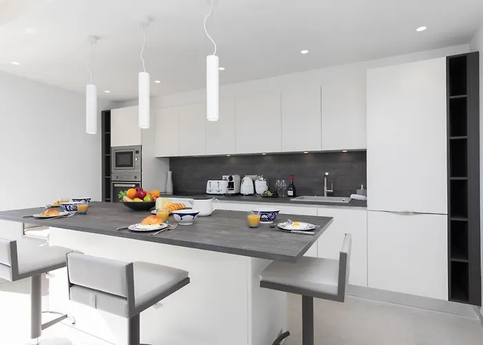 Blue Dreams Yourhosthelper *