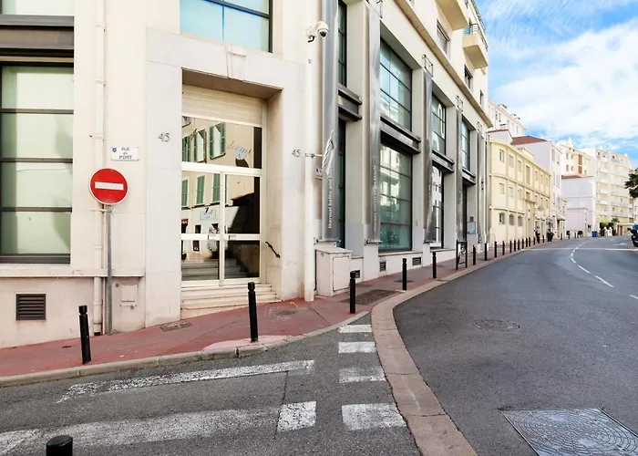 Blue Dreams Yourhosthelper