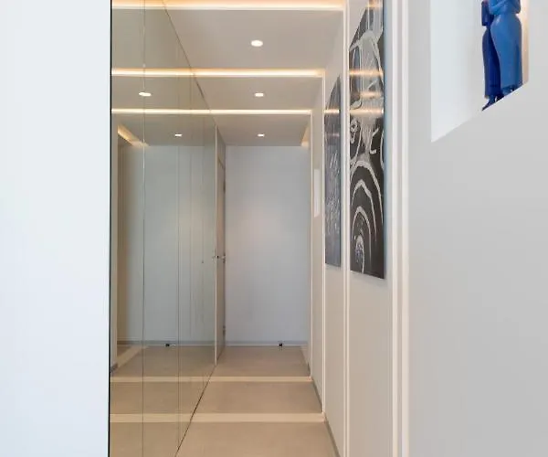 Blue Dreams Yourhosthelper * Cannes